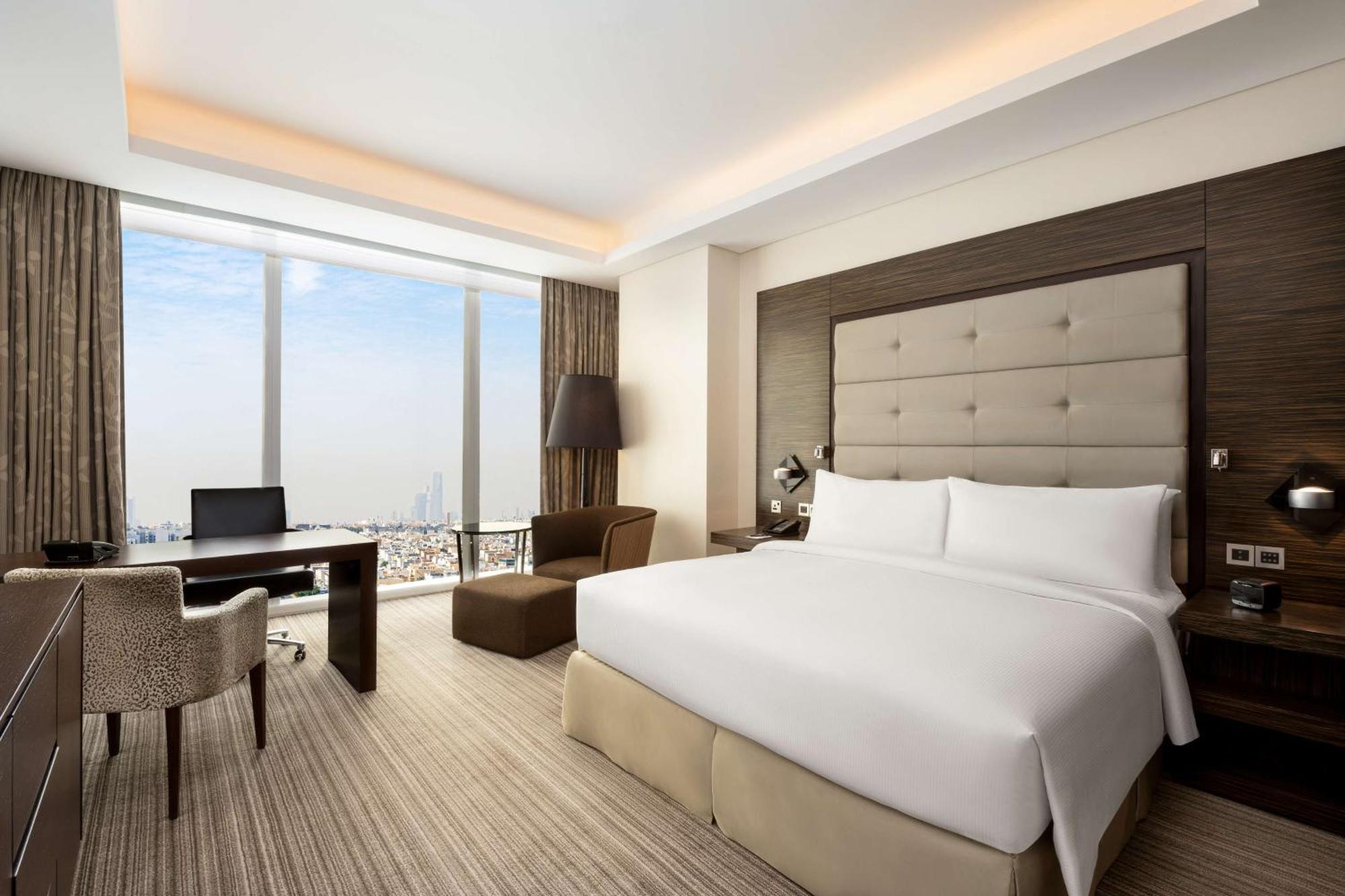 Hilton Riyadh Hotel & Residences Eksteriør billede Deluxe King
