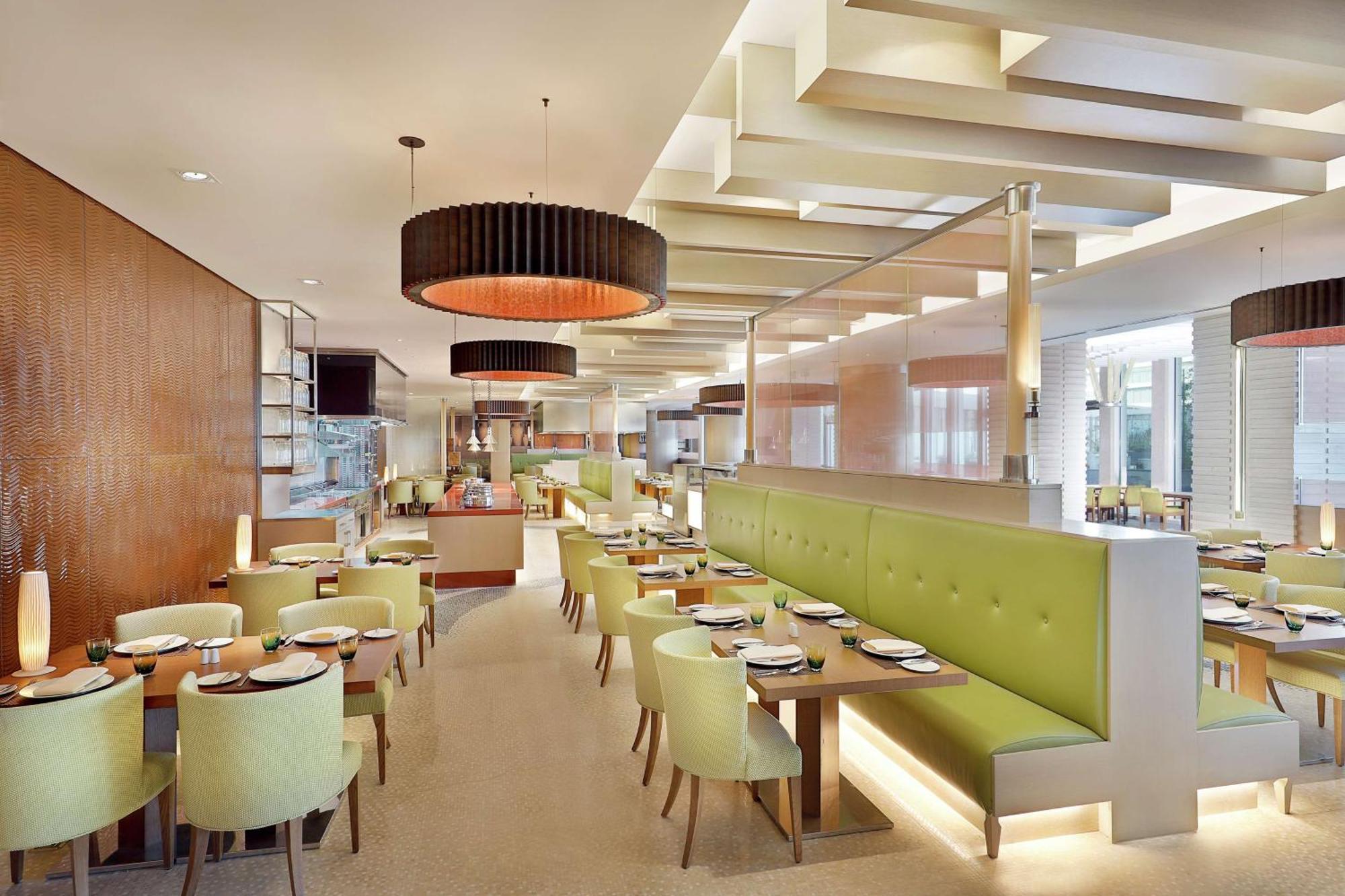 Hilton Riyadh Hotel & Residences Eksteriør billede The Garden Grill