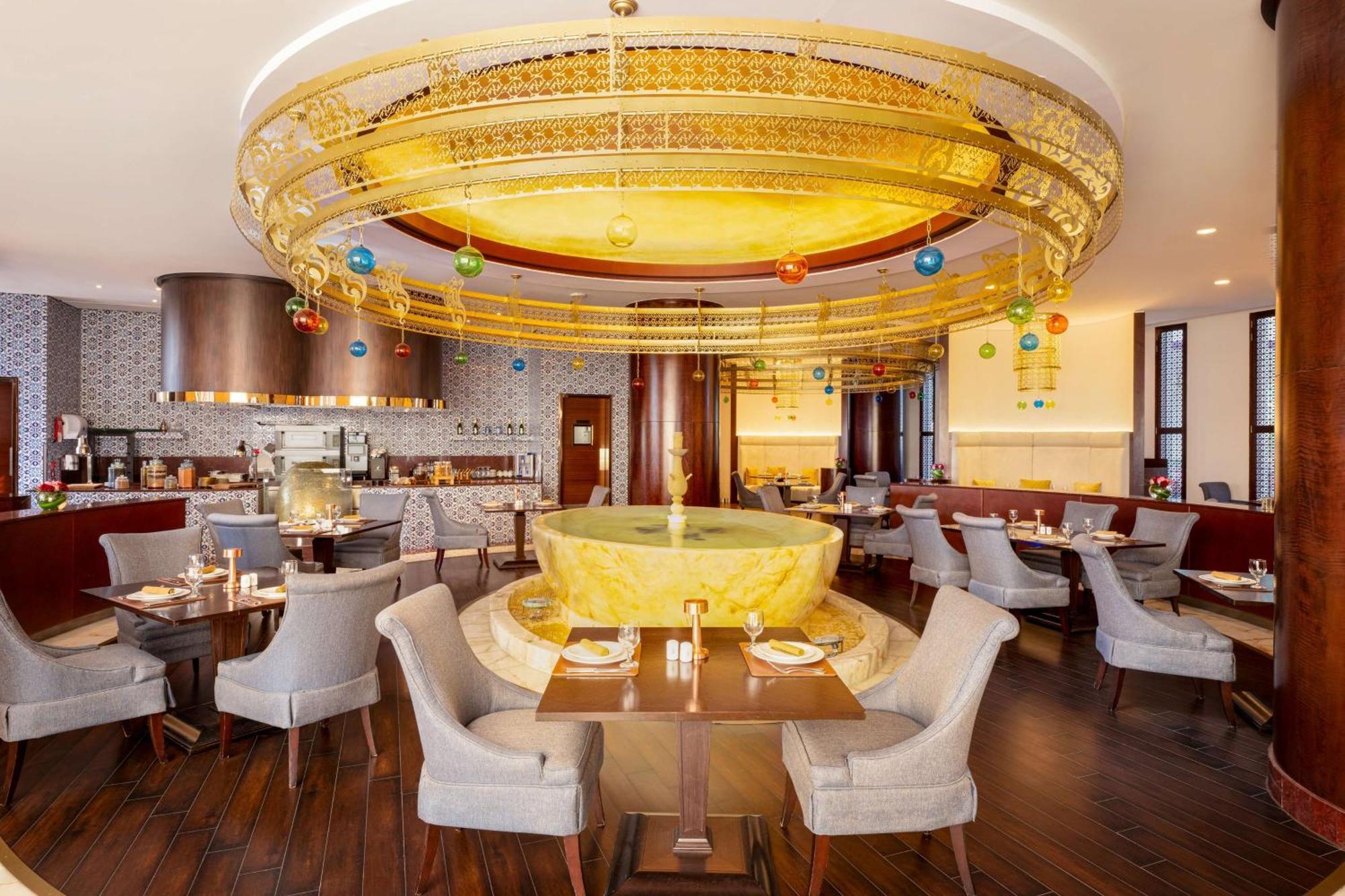 Hilton Riyadh Hotel & Residences Eksteriør billede The restaurant