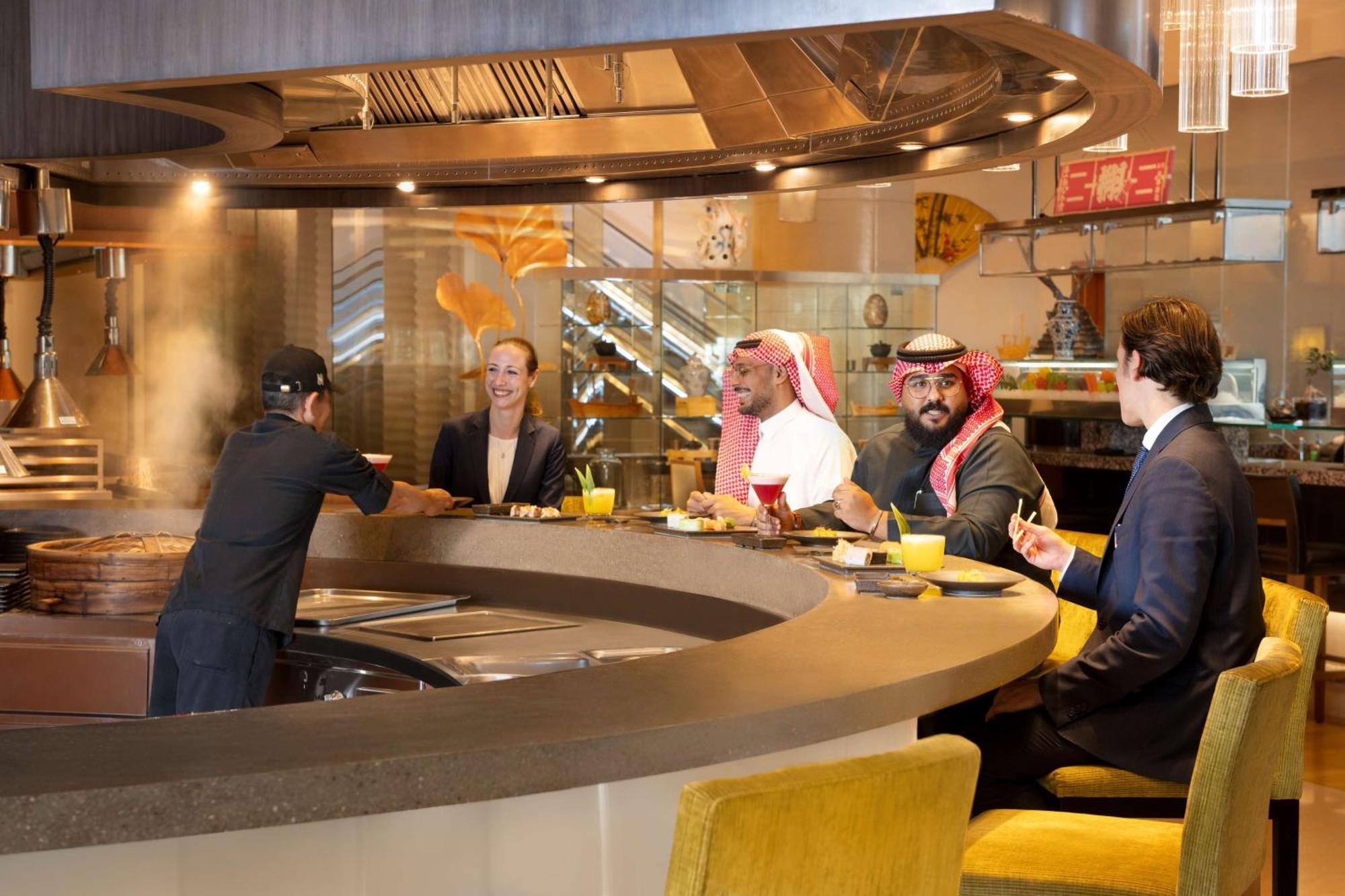 Hilton Riyadh Hotel & Residences Eksteriør billede The lounge at the airport